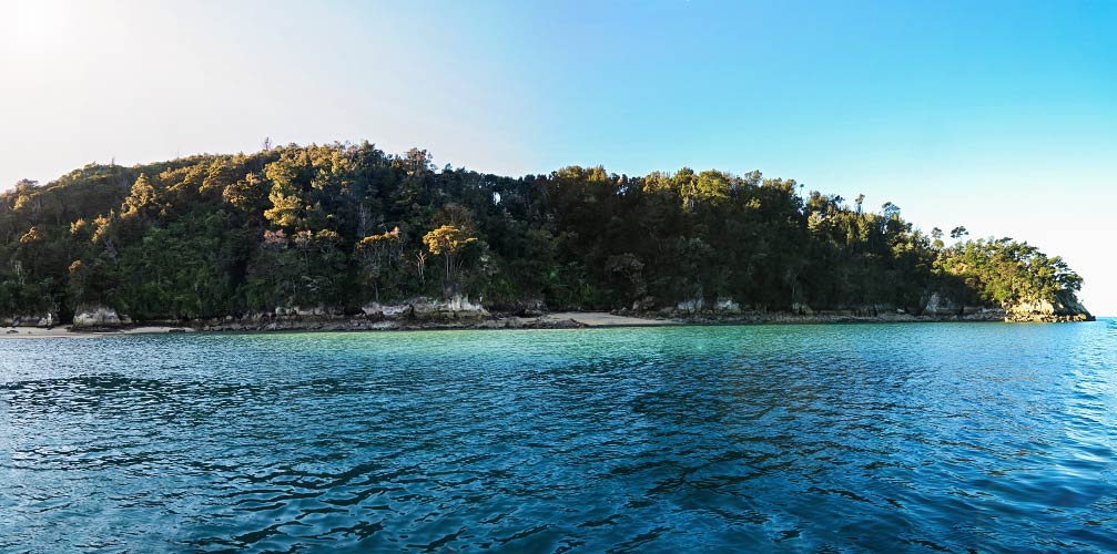 The Astrolabe Roadstead and Stillwell Bay (Able Tasman National Park ...